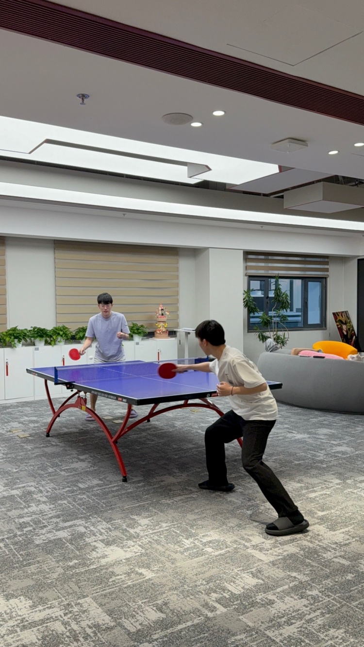 成为全场的